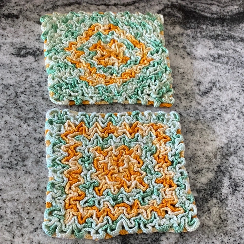 2 MCM Handmade ‘Wiggly’ Crochet Hot Pads Pot Holders in Mint, Yellow & Cream!
